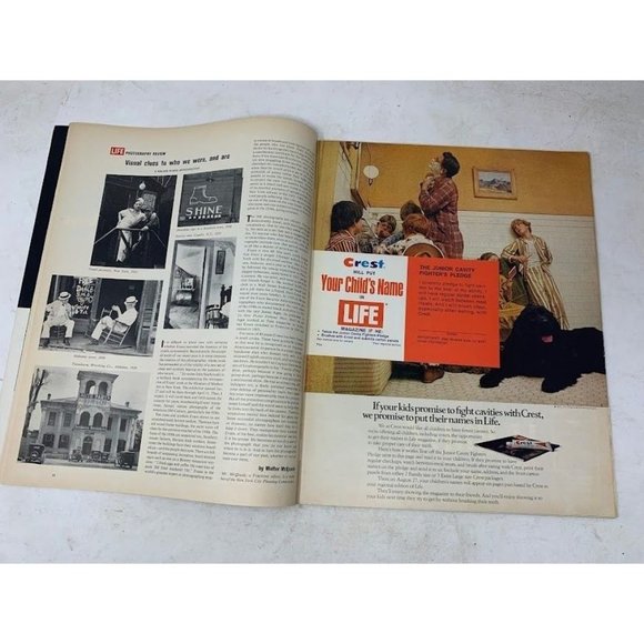 Vintage LIFE Magazine - Battle of the Champs - Backstage with Ali and Frazier - - Picture 9 of 16